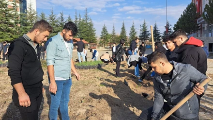 Selçuk Üniversitesinde 1867 fidan toprakla buluşturuldu